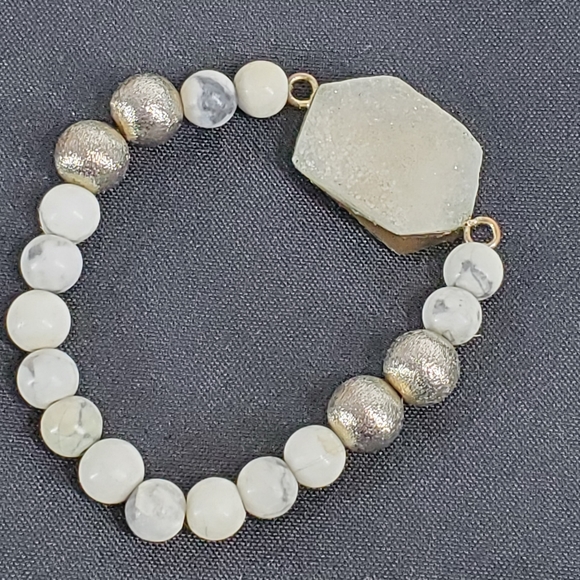Raw Cut White Druzy Quartz Stone Charm Bracelet Natural Stone Stretchy Unique - Picture 12 of 12